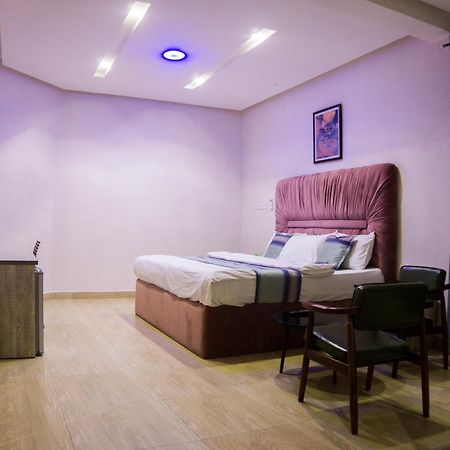 Vibes Suites Kaba Exterior foto