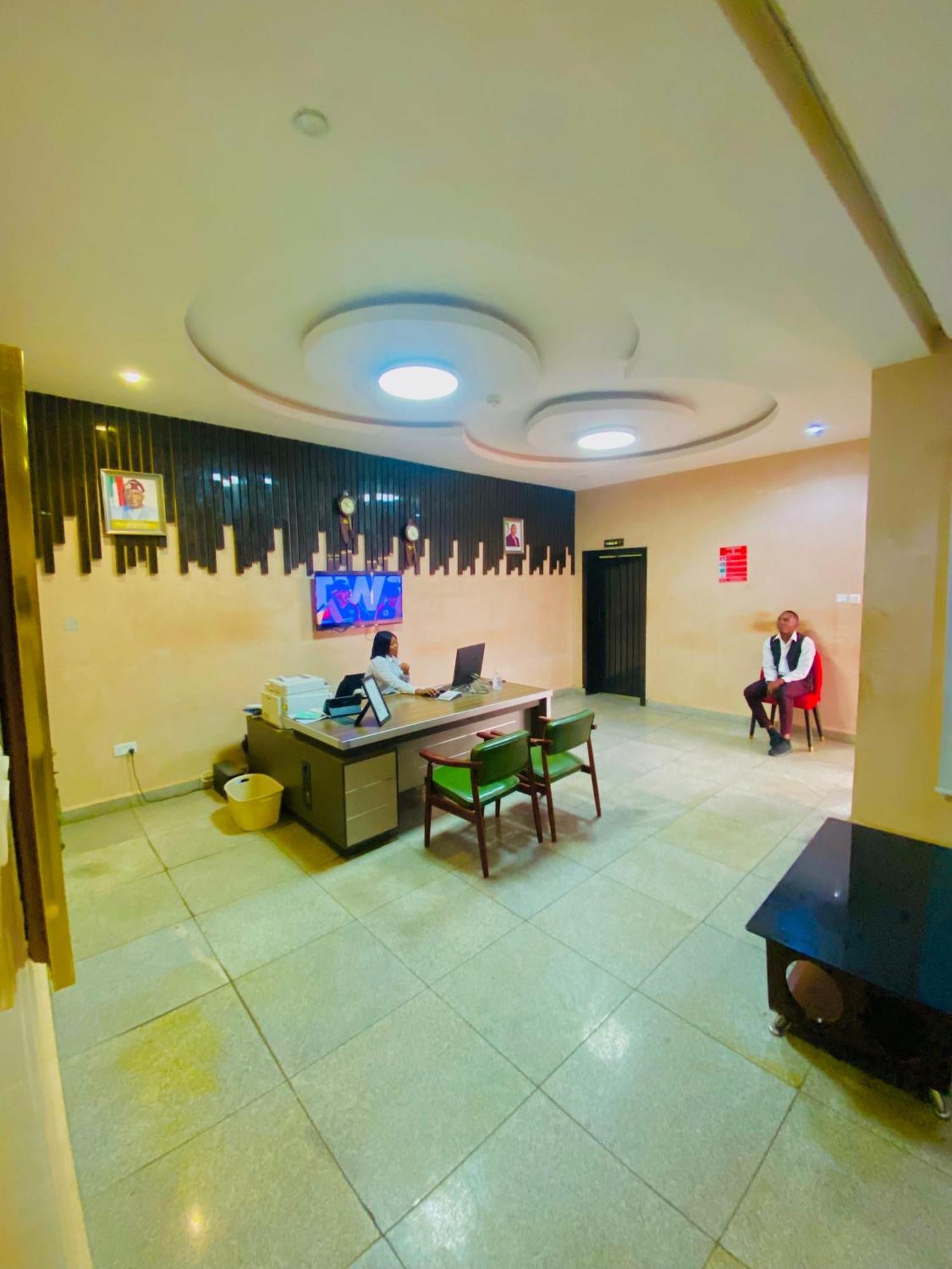 Vibes Suites Kaba Exterior foto