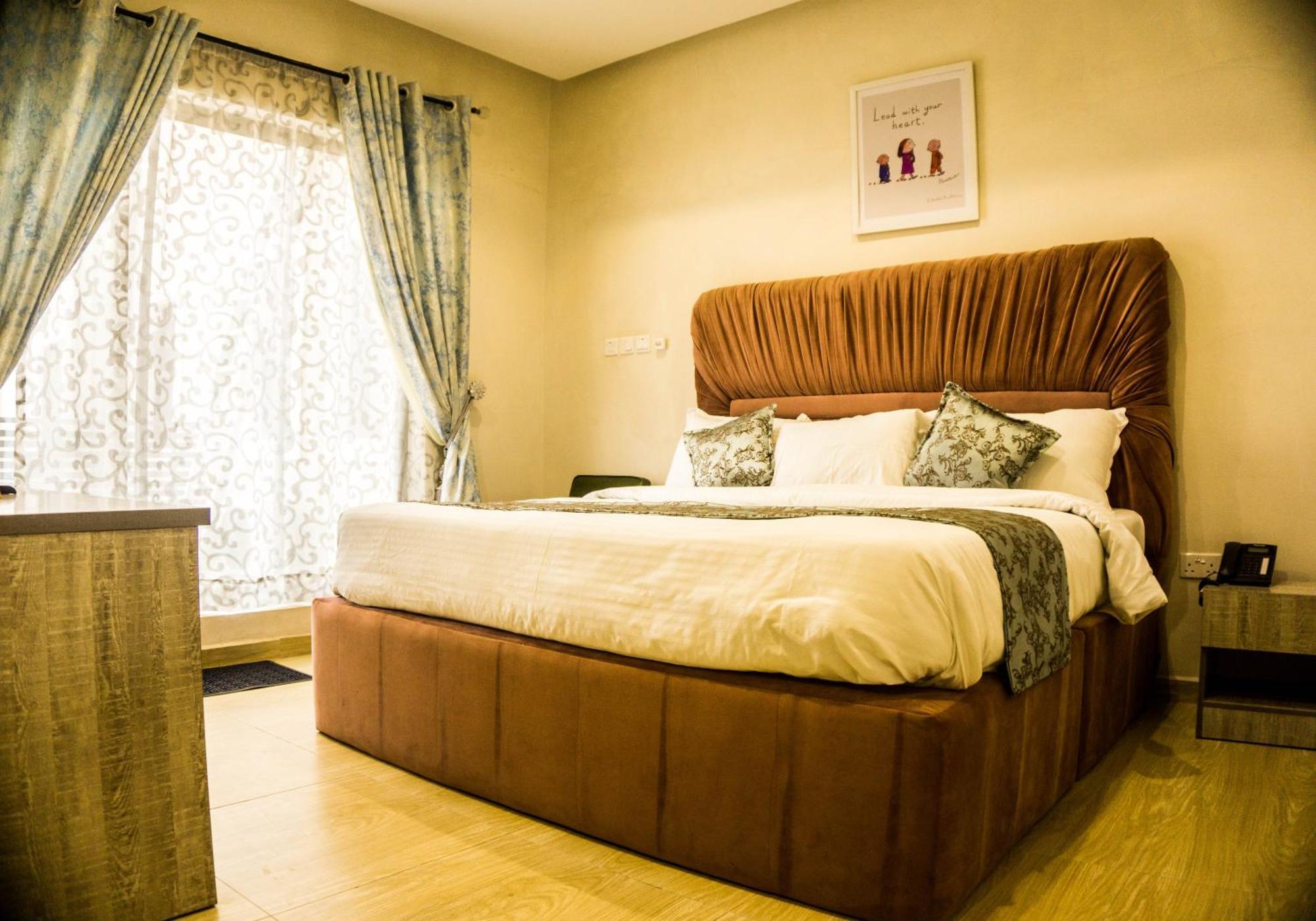 Vibes Suites Kaba Exterior foto