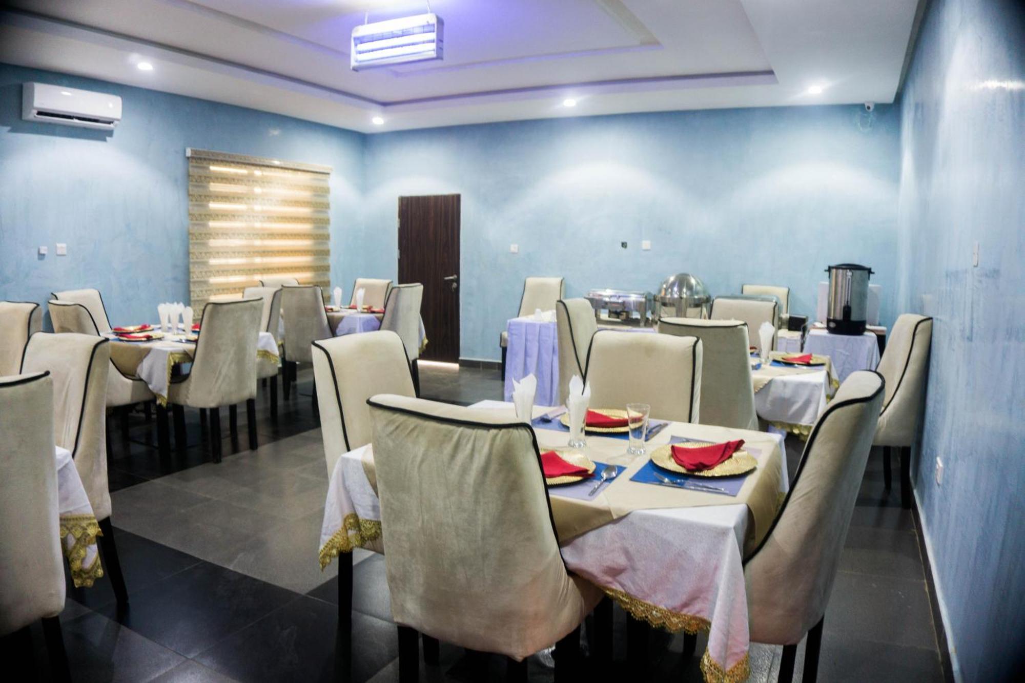 Vibes Suites Kaba Exterior foto