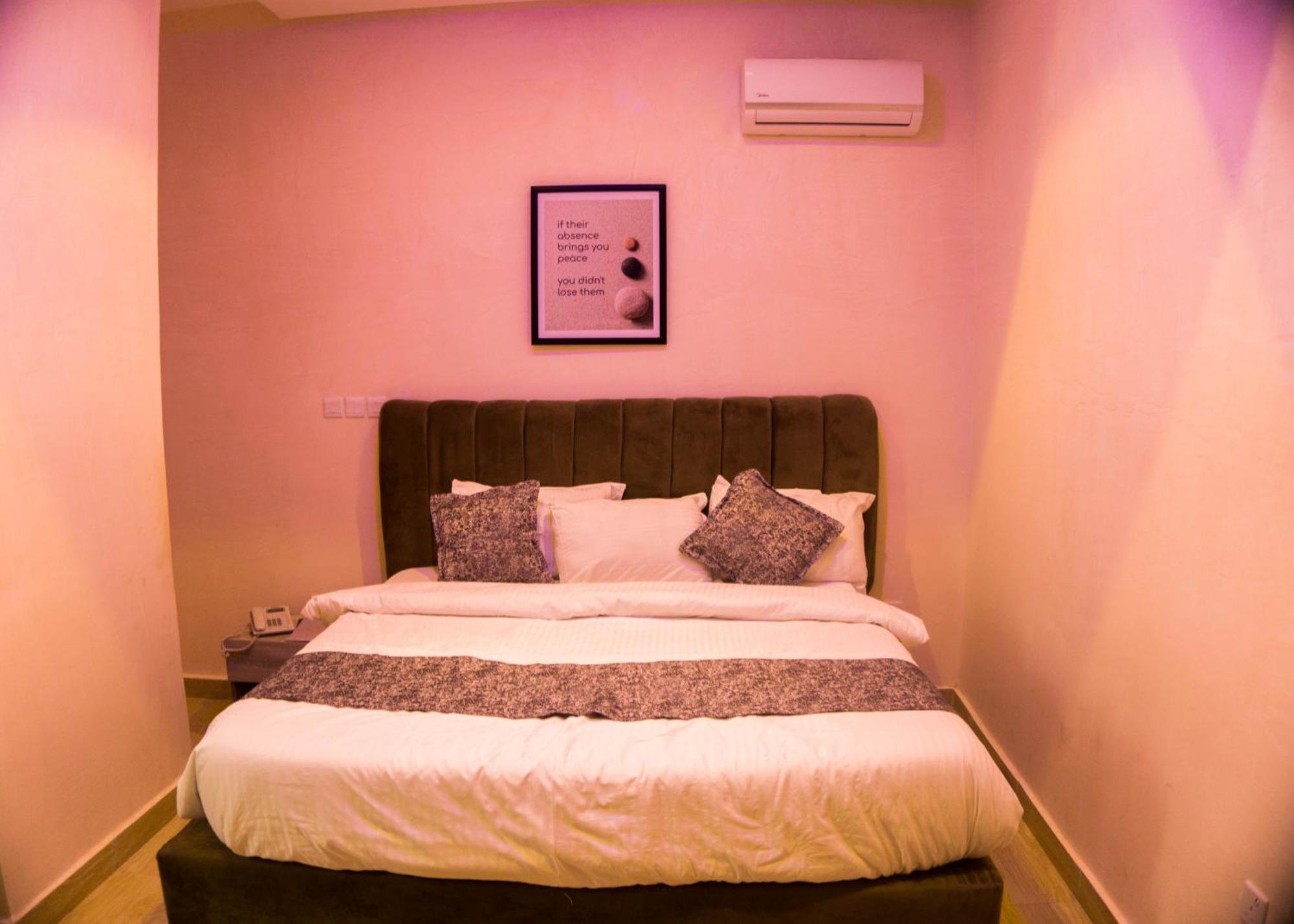 Vibes Suites Kaba Exterior foto