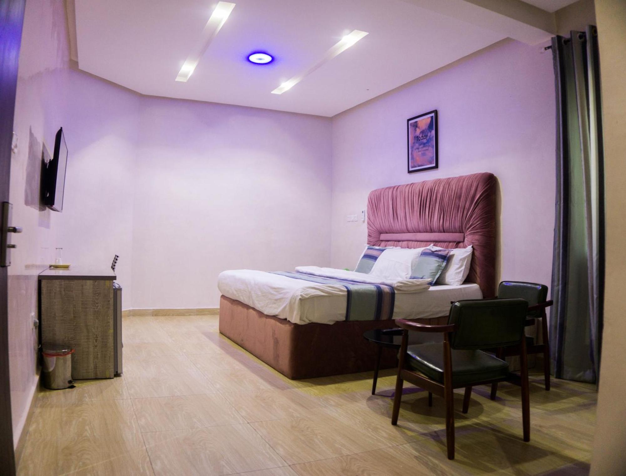 Vibes Suites Kaba Exterior foto
