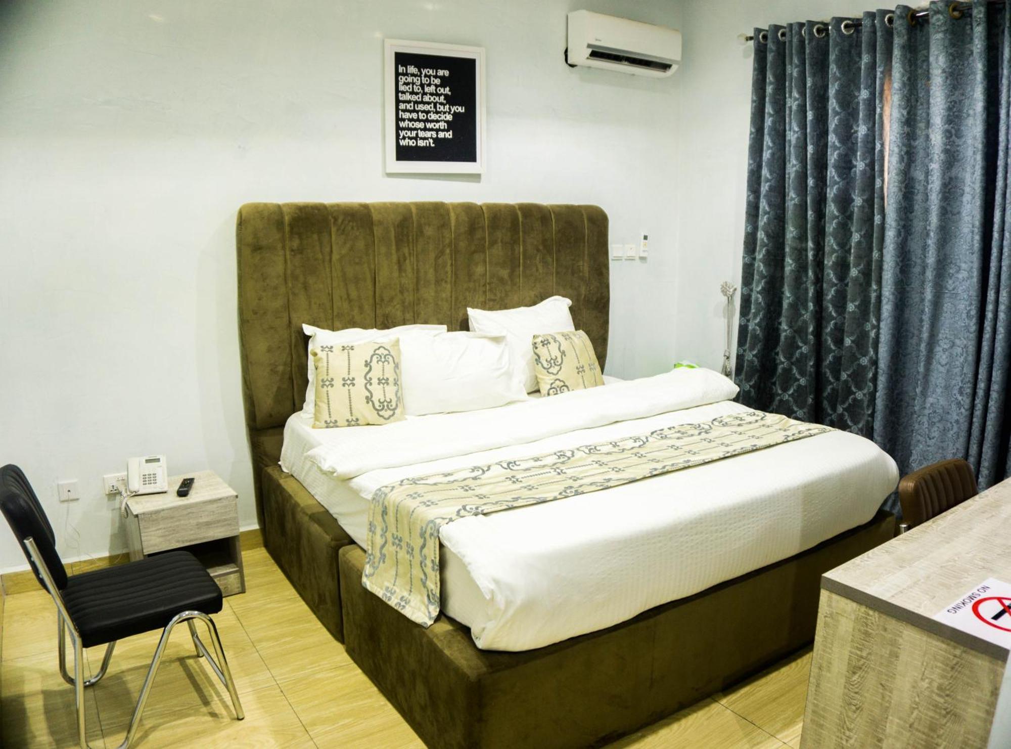 Vibes Suites Kaba Exterior foto
