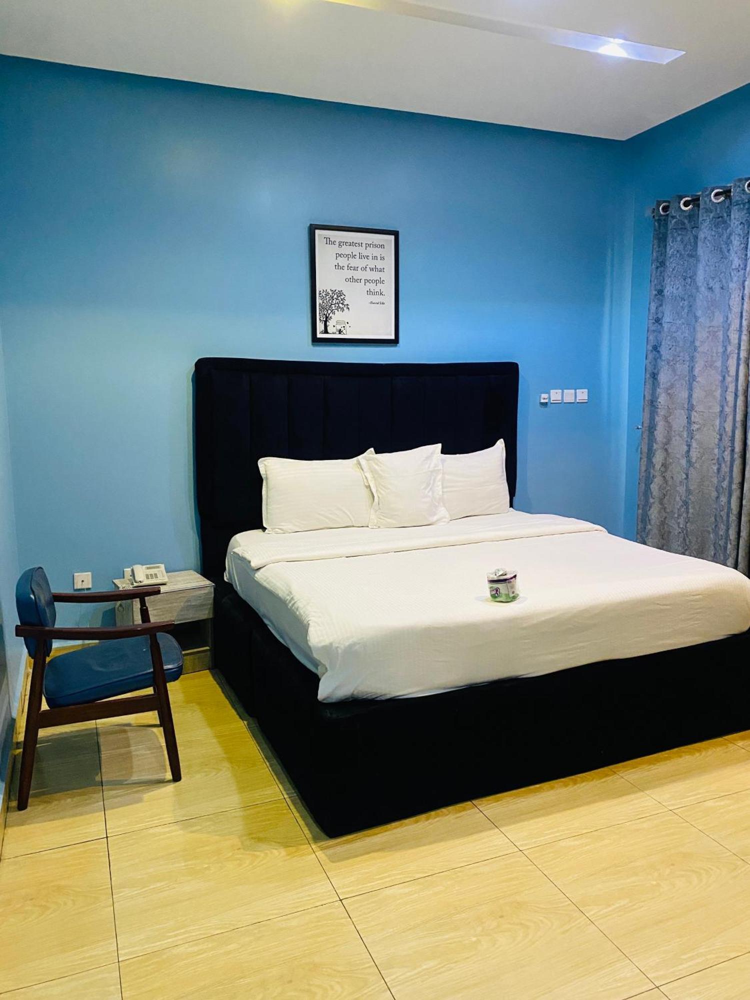 Vibes Suites Kaba Exterior foto